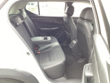 自社整備工場で点検整備をおこなってからお渡ししています。車検が残っている場合は『12ヶ月点検整備』を、車検整備付きの場合は『車検整備』をおこないます。整備費用は車両本体価格に含まれています。