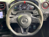 【純正革巻きステアリング】上質な革を使用することで、手にしっかり馴染みとても運転しやすいハンドルです♪