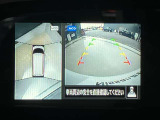 クルマを空から見たような映像が映る、アラウンドビューモニターで、車両周辺の安全確認も一目できます!小さなお子様や障害物も確認できるので、運転のしやすさだけでなく事故防止にも役立ち安心して駐車できます♪