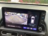 後退時はバックカメラと前後パーキングセンサー付きで安心感たっぷりです。