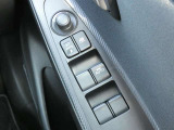 パワ-ウィンドー(運転席自動反転機構およびワンタッチ&タイマー付き) 電動格納式ドアミラー