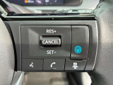 高速道路での走行が楽々♪   運転支援システムのプロパイロットの操作はステアリング右側にまとめてます。