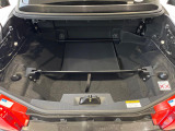 積み下ろしのしやすいデッキにはたっぷりと荷物を積み込んでいただけます。遊びから仕事まで、様々なシーンで頼れます♪