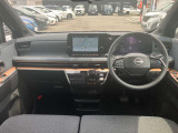 機能性の良いコックピットと、視線が高く視界も良く運転もし易いです。