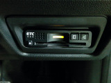 ETC付。高速道路の料金所はキャッシュレスで通過です。サービスエリア等にあるスマートインターの出入口も利用可能でとっても便利。ご納車後すぐにお使い頂けるようセットアップしてのお渡しとなります。