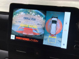 【パノラミックビューモニター】専用のカメラにより、上から見下ろしたような視点で360度クルマの周囲を確認することができます☆死角部分も確認しやすく、狭い場所での切り返しや駐車もスムーズに行えます。