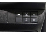 ホンダセンシング搭載!誤発進抑制機能・路外逸脱抑制機能・歩行者事故低減ステアリング・車線維持支援システム・先進車発進お知らせ機能など多彩な先進安全機能でより安全で快適なドライブを支援します。