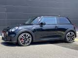 数あるMINI中古車より弊社のお車をご覧頂き、ありがとうございます!弊社はMINI正規販売店であり、整備を整えてからのご納車となりますので安心してお乗り頂けます。もちろん全国にご納車も可能です!