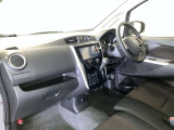 見通しのよいすっきりとした視界で、誰でも運転しやすいです。運転のしやすさは疲れにくさにも繋がりますよ♪