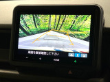 【バックカメラ】駐車時に後方がリアルタイム映像で確認できます。大型商業施設や立体駐車場での駐車時や、夜間のバック時に大活躍!運転スキルに関わらず、今や必須となった装備のひとつです!