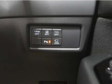【パーキングセンサー】障害物などが車両に近づいた際に、音と画面表示にてお知らせしてくれます。警告音も段階的に鳴ってくれるので、どのくらいの近さなのか感覚的に察知することが出来ます♪