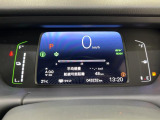 シンプルで視認性の良いメーターまわりです。速度や走行距離、燃料残量などドライブに欠かせない情報を素早く確認することができます。
