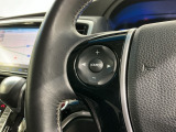 ステアリングにオーディオ操作スイッチが付いています。オーディオ画面に直接タッチしなくても操作が出来ますので、運転に集中できます。