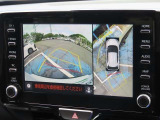 「パノラミックビューモニター」でクルマを真上から見るように周囲を確認でき、駐車の際に大活躍☆