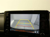 車庫入れや駐車で威力を発揮するのがバックモニター!ナビディスプレイに後ろの様子が映し出されるから安心です。