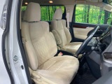 運転席シート廻りは使用感も少なく、良好な状態となっています。丁寧に使われていたことがよくわかりますね。