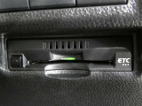 ビルトインタイプのETC車載機です。見た目もスマートで料金所通過もキャッシュレスです。