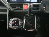 【オートエアコン】1年中快適な室内を提供!車内温度を設定すると、風量を自動で調節してくれます