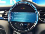 ●Bluetooth:お手持ちのスマートフォンなどと接続し、ハンズフリー通話や臨場感溢れるミュージック再生をお楽しみいただけます。無線接続ですので煩わしさもありません♪
