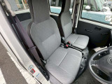 座り心地が良いシートなので長時間の運転でも快適にお過ごしいただけます。
