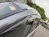 ドアバイザー及びルーフレールも装着車です。