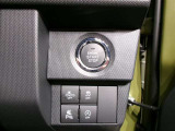 スマートキー装備車なので、キーを取り出さなくてもエンジン始動が可能です。