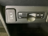 ETCもついています。高速道路の料金所の通過も楽々です。 カードの取り出しもしやすい場所についています。