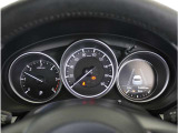 【明るく見やすいメーター】視認性が良く明るく見やすいメーター。運転者にとって見やすいメーターは運転していても疲れないですよね。