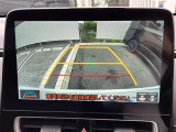【バックモニター】バックカメラが装着されています。車庫入れが苦手な方もこれがあれば安心ですね