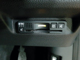 ETC付。高速道路の料金所はキャッシュレスで通過です。サービスエリア等にあるスマートインターの出入りも利用可能でとっても便利。ご納車後すぐにお使い頂けるようセットアップしてのお渡しとなります。