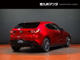 【MAZDA3】光の映り込みだけで、「面のうつろい」を表現し、見る場所、時間、天気によりさまざまな表情を見せ、見るたびに「このクルマにして良かった」と思っていただける車です。洗車も楽しくなります。