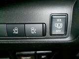 両側電動スライドドア装備です。運転席からボタン操作で開閉できます
