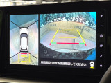【パノラミックビューモニター】専用のカメラにより、上から見下ろしたような視点で360度クルマの周囲を確認することができます☆死角部分も確認しやすく、狭い場所での切り返しや駐車もスムーズに行えます。