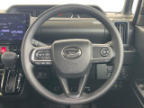 インテリアに合わせたデザインのステアリングは、運転される方のことも考え、運転しやすい形状、大きさです。是非一度、実際に触ってお確かめください。