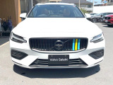 全国のVOLVOからお取り寄せが可能※!遠方の店舗に展示してあるクルマが気になる場合も、最寄りの店舗でご購入ただくことが可能です!是非私たちに要望をお聞かせください!※別途費用
