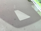 【レクサスセーフティシステム】走行中に前方の車両等を認識し、衝突しそうな時は警報とブレーキで衝突回避と被害軽減をアシスト。より安全にドライブをお楽しみいただけます。
