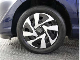 かっこいいホイールですね。 車のイメージを大きく左右するホイール部分はコダワリを持ちたいですね。