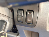 運転席操作部の写真です!席から操作しやすい位置に配置されており、快適な運転の強い味方となってくれます。ぜひ来場して、実際に触ってみてください♪