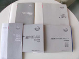 「取扱説明書」「保証書」揃ってます^^お車の操作方法や、トラブル回避方法が記載されているため、意外と役に立ちます。