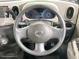 インテリアに合わせたデザインのステアリングは、運転される方のことも考え、運転しやすい形状、大きさです。是非一度、実際に触ってお確かめください。