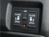 ◆両側電動スライドドア◆狭い駐車場でも乗り降りが楽々♪お子様が隣の車にドアを当ててしまう心配もございません!小さなお子様連れの方もこれで安心。