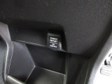 【POWEROUTLET】12V電源ソケットを設置しております。周辺機器の充電にご利用頂けます☆