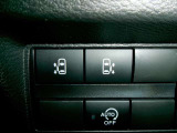 両側電動スライドドア装備です。運転席からボタン操作で開閉できます