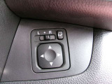 ドアミラーの鏡面の調節、格納は運転席からすべて操作できます!