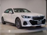 【BMWの伝統-2】時代を超える美しさ。磨き抜かれたエアロダイナミクスが瞳を奪う。一目で伝わるスポーティーなプロポーションは、BMWの走行性能を生み出すのに欠かせない要因の一つです。