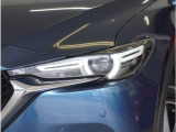 【LEDヘッドライト】省電力で長寿命の明るく運転しやすいLEDヘッドランプです。明るく照らすので暗い夜道からお客様を守ってくれます。お近くの広島マツダまでお越しください。