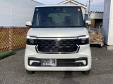 自社整備工場で点検整備をおこなってからお渡ししています。車検が残っている場合は『12ヶ月点検整備』を、車検整備付きの場合は『車検整備』をおこないます。整備費用は車両本体価格に含まれています。