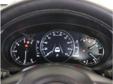 【明るく見やすいメーター】視認性が良く明るく見やすいメーター。運転者にとって見やすいメーターは運転していても疲れないですよね。