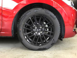 純正アルミホイール装着☆足回りが引き締まって見えてカッコいいですね☆