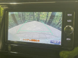 【バックカメラ】駐車時に後方がリアルタイム映像で確認できます。大型商業施設や立体駐車場での駐車時や、夜間のバック時に大活躍!運転スキルに関わらず、今や必須となった装備のひとつです!